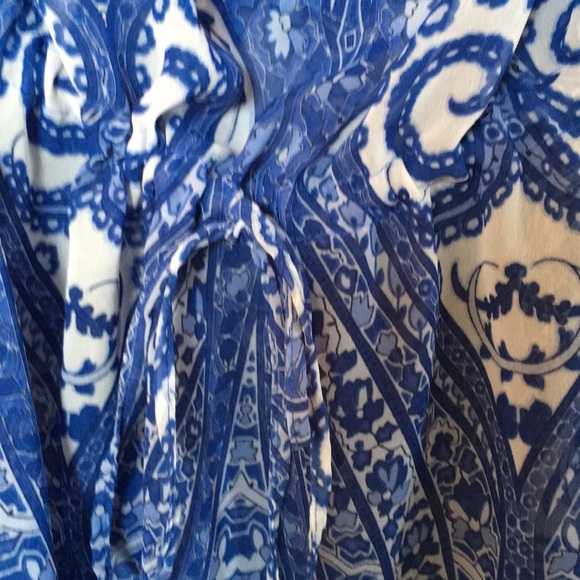 Jennifer Lopez Pretty flutter sleeves top NWOT Medium - Picture 3 of 5